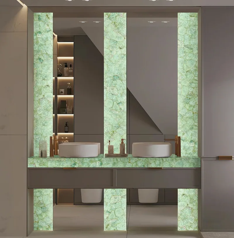 Meuble vasque en fluorite verte rétroéclairée et robinetterie dorée
